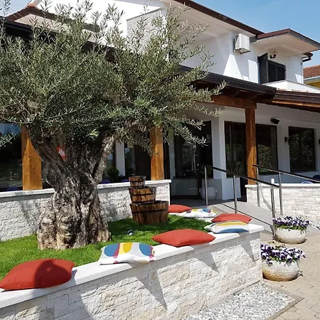 Garden Palace Apartamento Umago